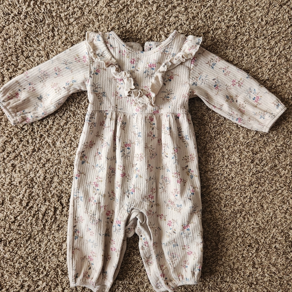 Gerber Modern Moments Floral OnesieSize 6-9min